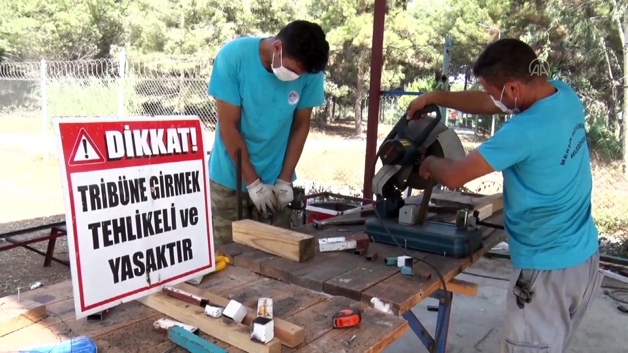 Arıcılara geri dönüşüm malzemelerden petek görünümlü 'Bal Evi' - MERSİN