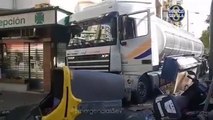 Herido grave tras perder el control un camión en Sevilla