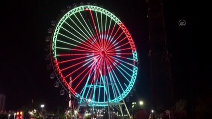 90 metrelik devasa dönme dolap gece boyu Azerbaycan renklerini yansıttı - ANTALYA