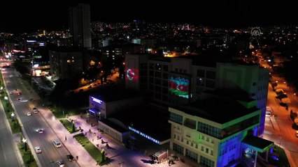 Belediye binasına Azerbaycan ve Türk bayrakları yansıtıldı - ELAZIĞ