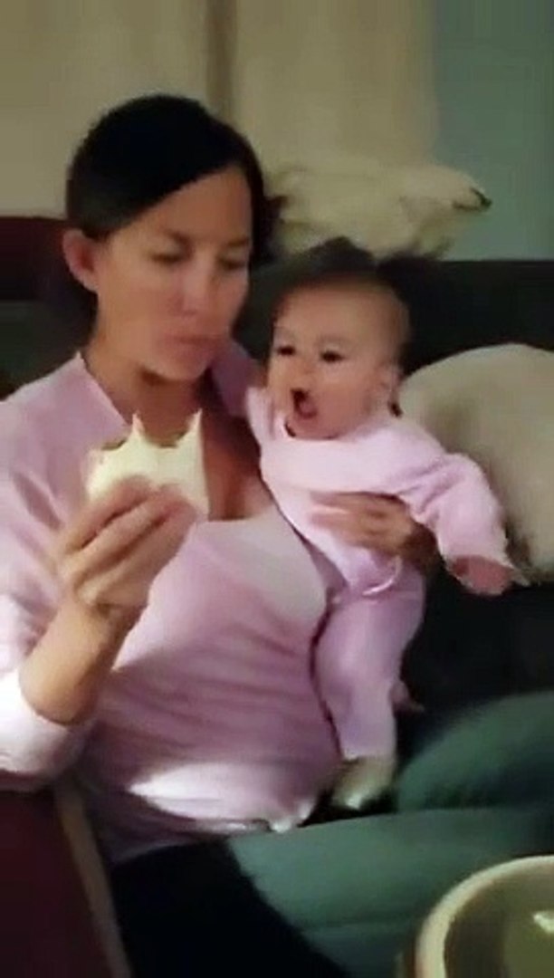 Ce Bebe A Vraiment Tres Faim Video Dailymotion