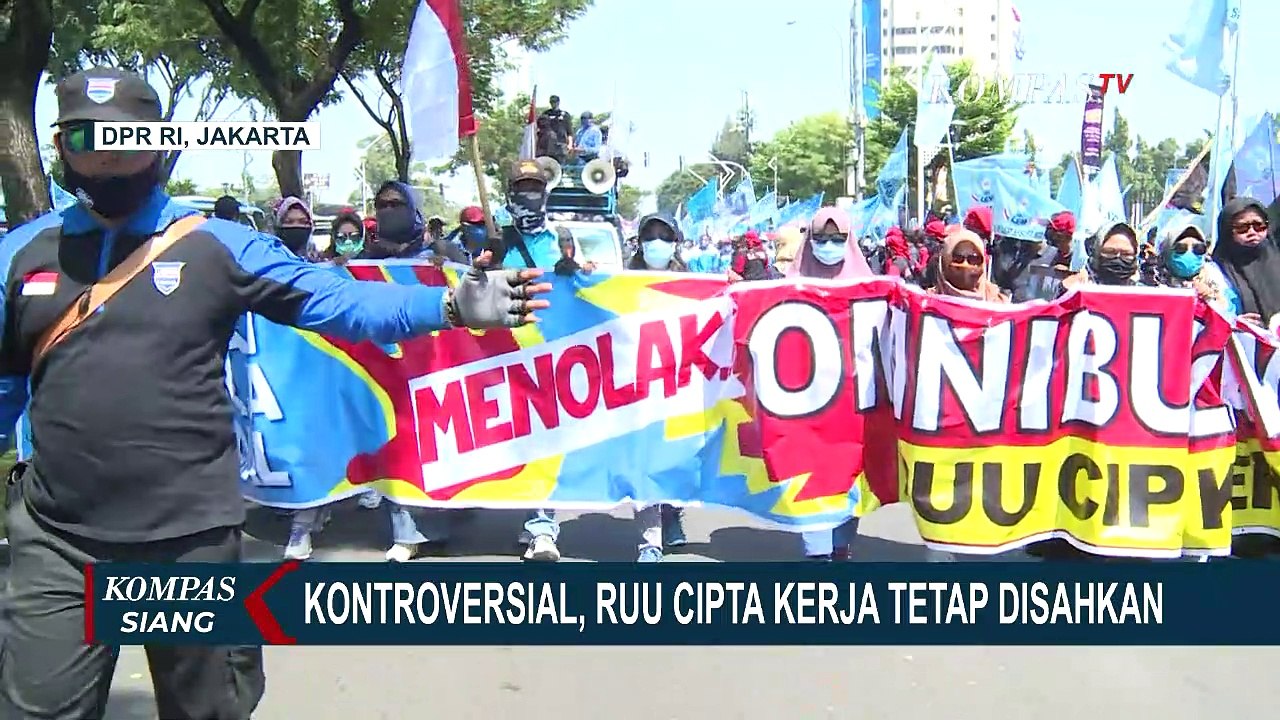 Kontroversial, UU Cipta Kerja Tetap Disahkan