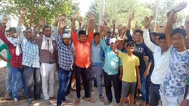 मनियमऊ में राशन डीलर का चुनाव हुआ निरस्त ग्रामीणों ने जमकर काटा हंगामा