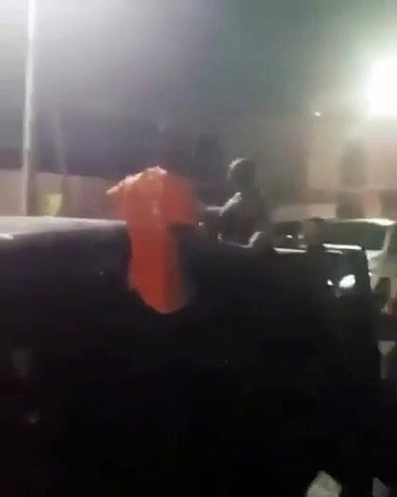 "Je peux acheter 10 fois votre bar" dixit Davido aux employés d'un bar duquel il s'est fait virer au Ghana