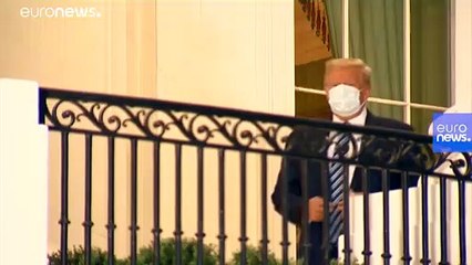 Taburcu olan Trump'tan ilk açıklama: Virüsün sizi ele geçirmesine izin vermeyin