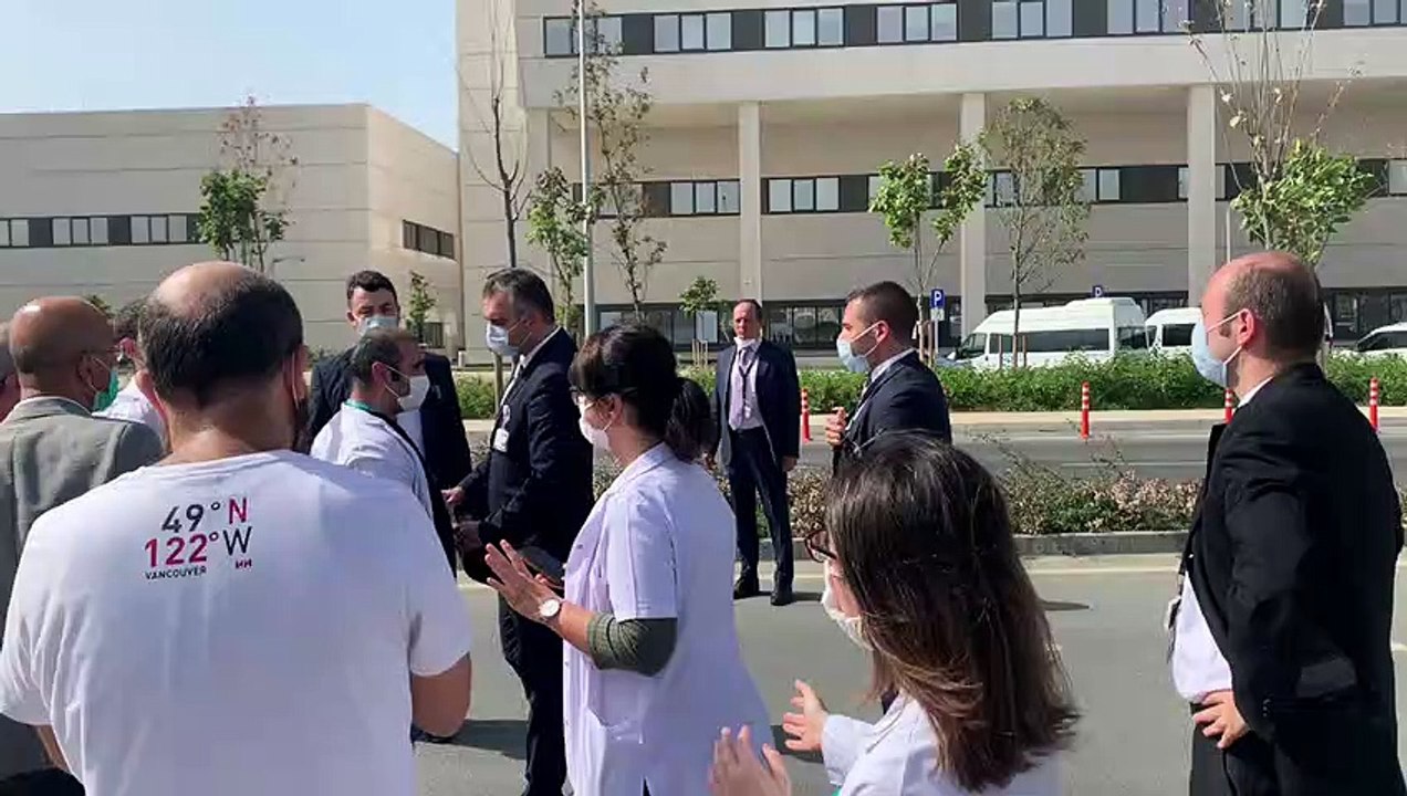 Sağlık emekçileri eylemlerine ikinci gününde de...