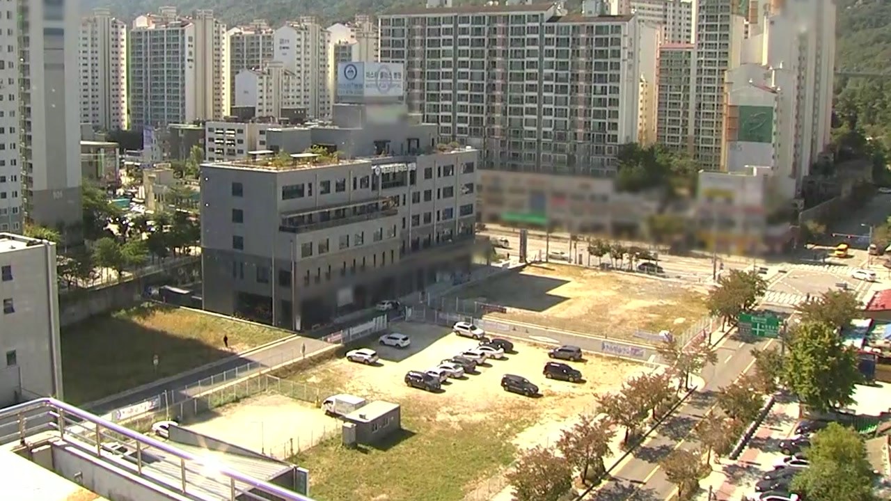 재활병원서 14명 집단감염...출입금지 후 4백 명 전수 검사 / YTN