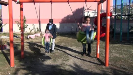 Mehmet Öğretmenin çabası sonuç verdi, Melek ve Tayyip artık duyuyor