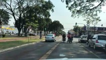 Vídeo mostra carro andando por várias quadras na faixa exclusiva a ônibus