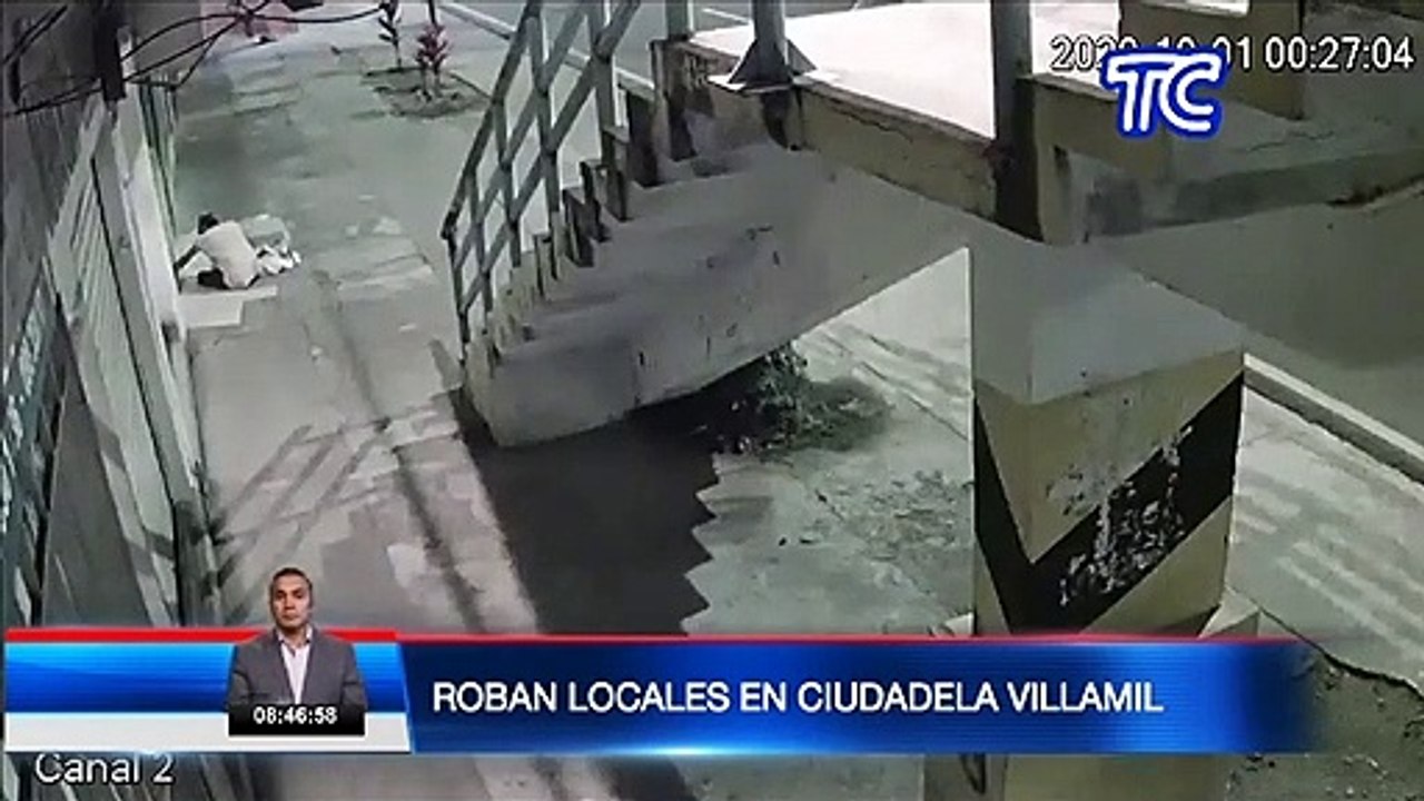 Así abren y roban locales comerciales en el sur de Guayaquil, dos personas fueron captadas en cámaras de seguridad