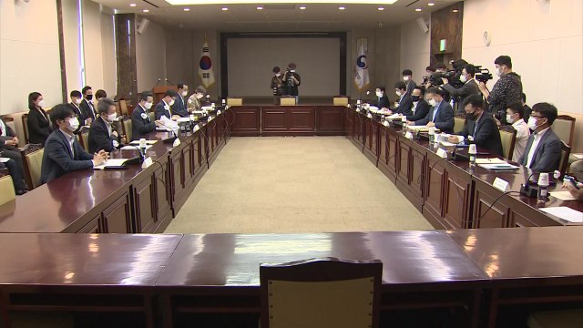 택배기사·환경미화원 등 '필수 노동자 노동조건 개선 범정부 TF' 출범 / YTN