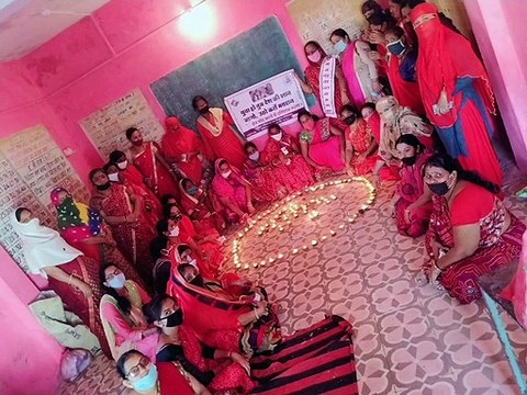 'एक दीपक लोकतंत्र की दहलीज पर' थीम से मतदाताओं को किया जागरूक