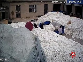 Il allume son briquet dans une usine de coton... Grosse erreur