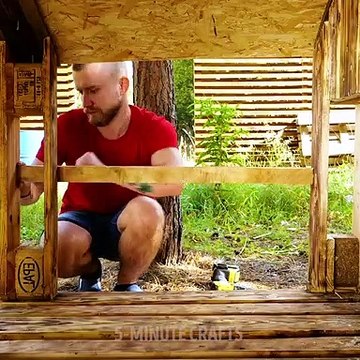 DIY: Πως να φτιάξετε με παλέτες ένα σπίτι για τον σκύλο σας