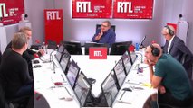 Eddy Mitchell et son fils Eddy Moine sont les invités exceptionnels et en direct de Bernard Lehut et d'Yves Calvi à l'occasion de la parution ce mercredi du 