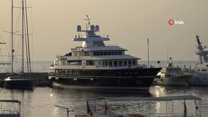 Efsane yat Kuşadası marinasına demirledi