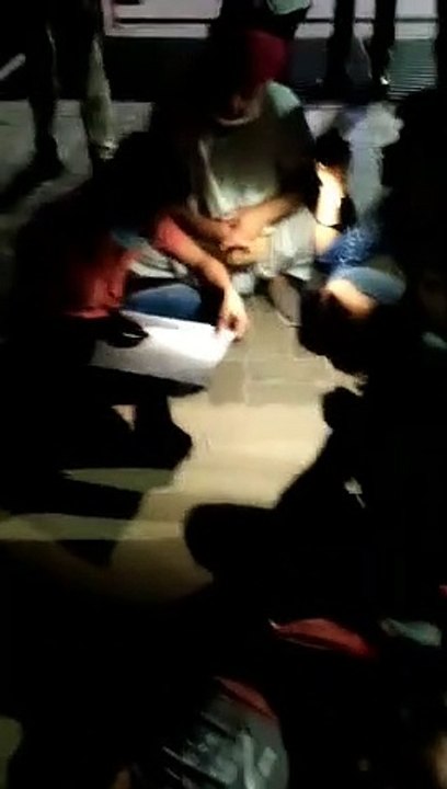 सरपंच चुनावी जीत के बाद नारेबाजी को लेकर हुआ विवाद, नाराज विरोधी पक्ष के समर्थकों में से कुछ लोगों ने किया पथराव