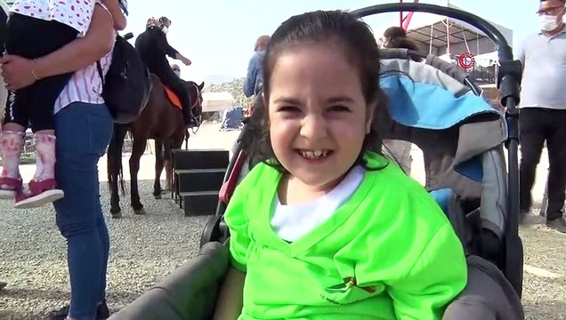Serebral palsi hastası çocuklara atlı terapi etkinliği