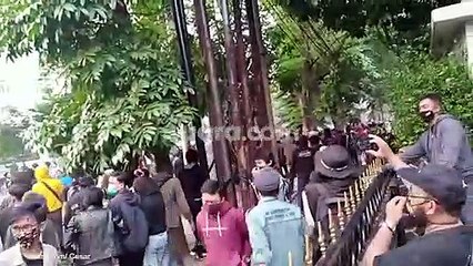 Berujung Rusuh, Begini Penampakan Demo Mahasiswa Tolak Omnibus Law di Bandung