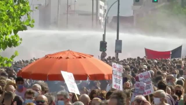 Disturbios policiales por la condena de Amanecer Dorado como organización criminal