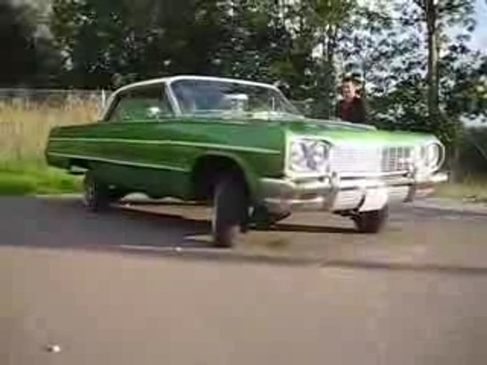 Impala_64_Lowrider_Hopping_2
