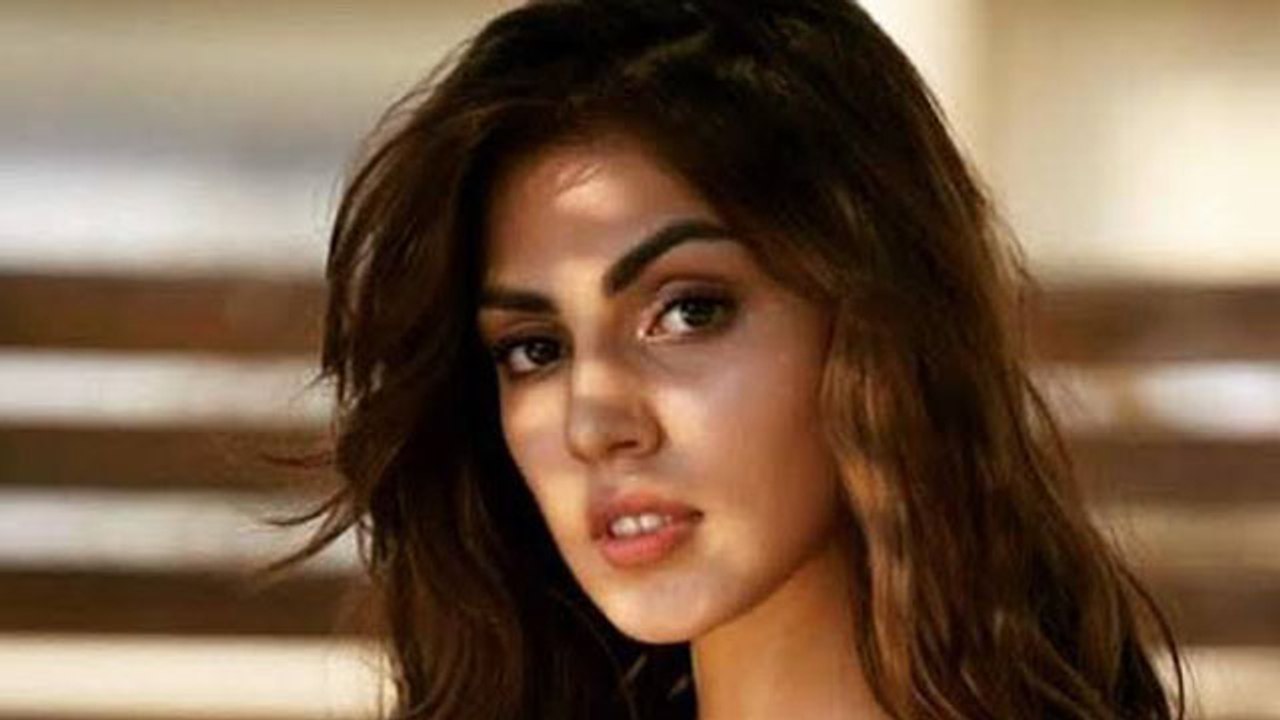 Rhea Chakraborty को जमानत मिलने की खुशी में बॉलीवुड सेलिब्रिटीज ने जताई ख़ुशी | FilmiBeat