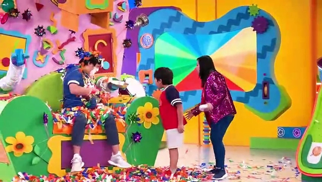Ryan Becomes Strong and Challenge La Luchadora on Ryan's Mystery Playdate!