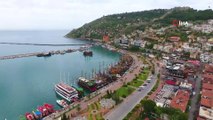 Alanya’da kayıt dışı tur yapan teknelere tepki