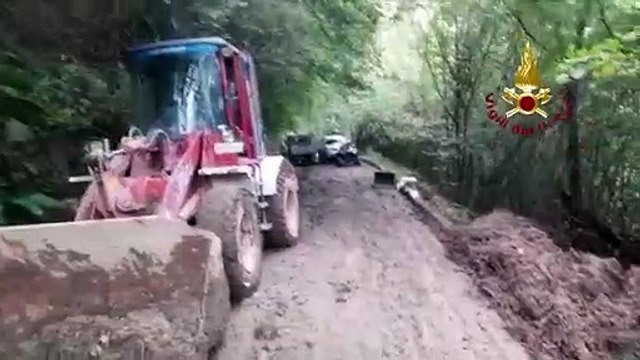 Maltempo in Liguria, rimozione fango e detriti a Montegrosso Pian Latte (Imperia) - (07.10.20)