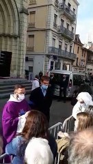 Obsèques de Victorine Dartois : la fin de cérémonie et la communion des fidèles