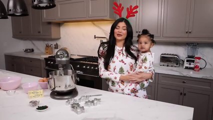 Kylie Jenner Christmas Cookies With Her Daughter Stormi