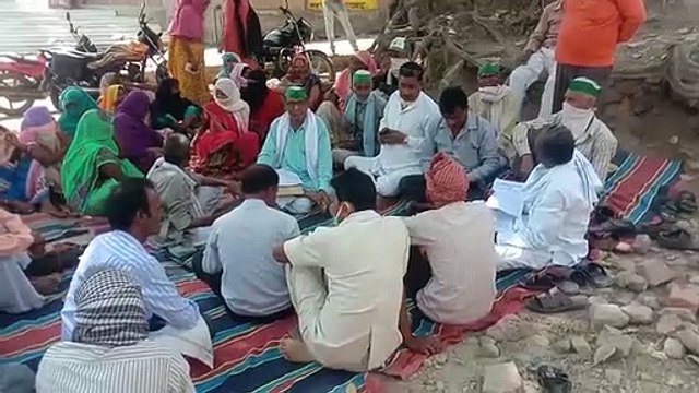 11 सूत्री मांगों को लेकर किसान यूनियन धरने पर बैठे