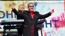 Rod Stewart insists Elton John snubbed him when he tried to end their feud