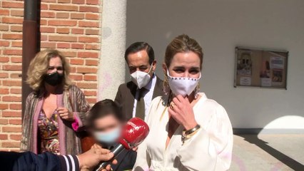 Amelia Bono reúne a su familia en la primera comunión de su hijo Manu