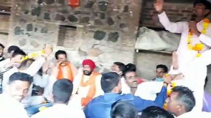 कांग्रेसी कार्यकर्ता पार्टी छोड़कर बीजेपी में शामिल, कहा- कार्यकर्ता की कद्र नहीं कांग्रेस में