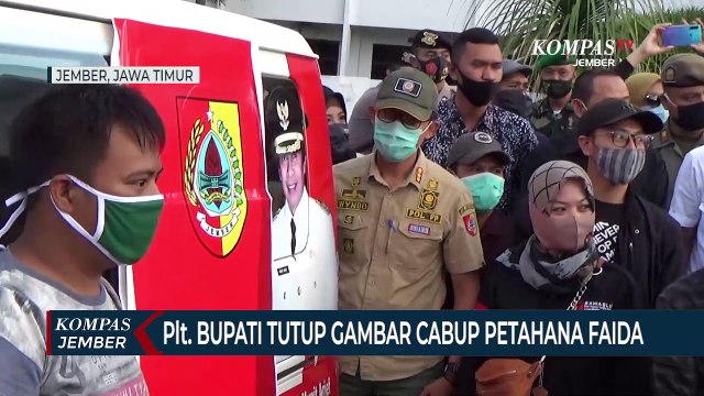 Plt. Bupati Tutup Gambar Cabup Petahana Faida yang Ada di 248 Ambulans Desa