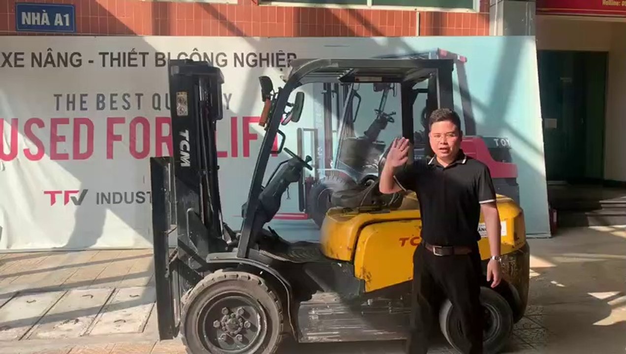 Xe nâng dầu 3.0 tấn hiệu TCM FD30T3- Xe nâng cũ giá rẻ nhập khẩu tại Nhật Bản