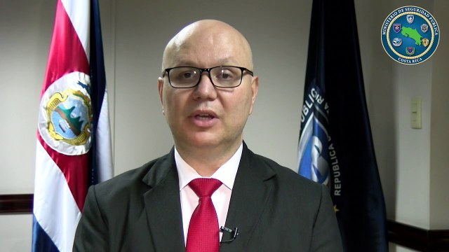 michael-soto-quema-microbus