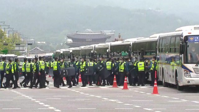 [뉴스큐] 한글날 '도심 집회 금지' 긴장 고조...軍 北 소각 사진 있다 / YTN