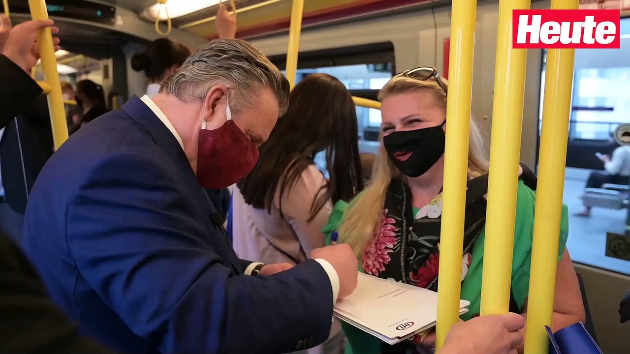 Bürgermeister wird im 'Öffi Talk' zum Selfie-King