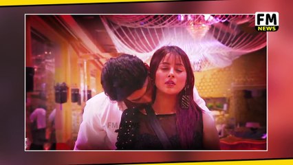 Bigg Boss 14 : Siddharth Shukla संग Nikki Tamboli का रोमांस देख भड़के Aly Goni l FM News