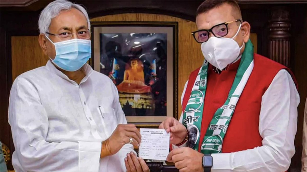 Bihar: Ex-DGP left ticketless in BJP-JDU seat sharing