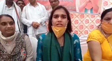 पहलवान बबीता फोगट ने हरियाणा खेल एवं युवा विभाग के उप निदेशक पद से दिया इस्‍तीफा
