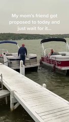 Une demande en mariage tombe à l'eau