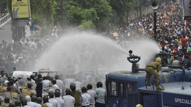 Kolkata: Lathi-charge, water cannons at BJP workers