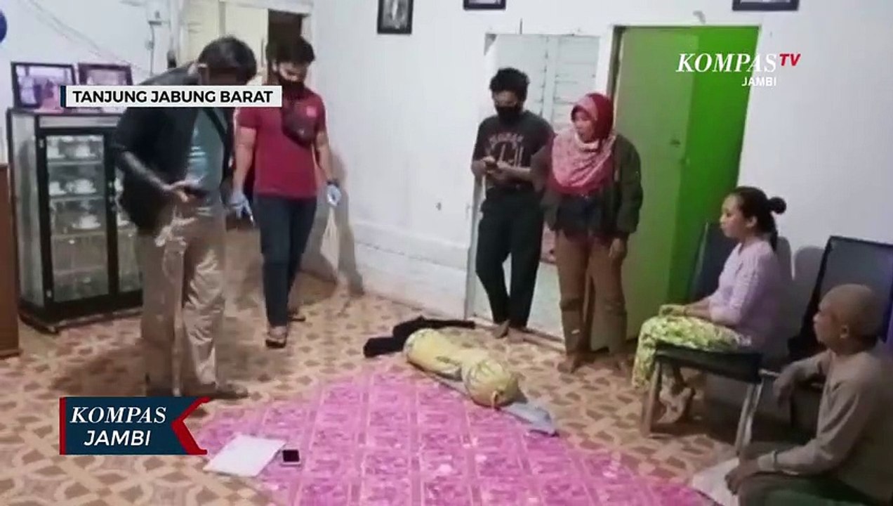 Siswi SMK Ditikam Paman Saat Belajar