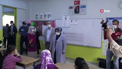 Sancaktepe Belediyesi ihtiyaç sahibi öğrenciler için askıda tablet uygulaması gerçekleştirdi