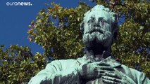بالفيديو:  ما قصة تمثال عمدة فيينا السابق ولماذا يصر مسلمون ويهود على تشويهه؟