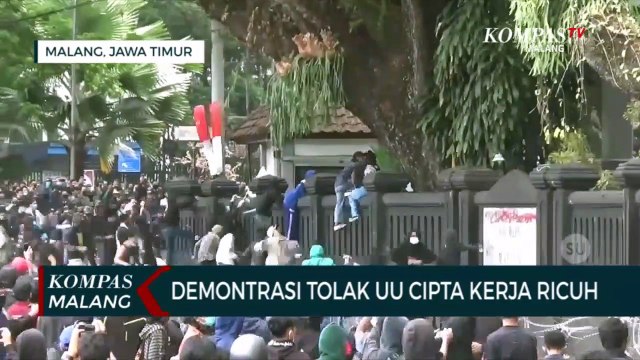 Demonstrasi Tolak Omnibus Law di Malang Ricuh