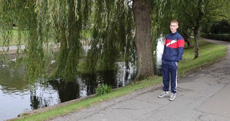 Un jeune homme de 16 ans sauve un bébé de la noyade en plongeant dans un canal gelé